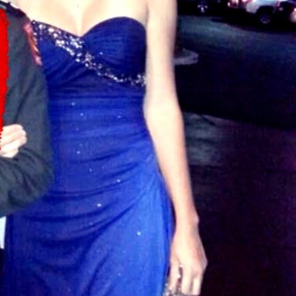 Srapless Formal Gown - Picture 1 of 5